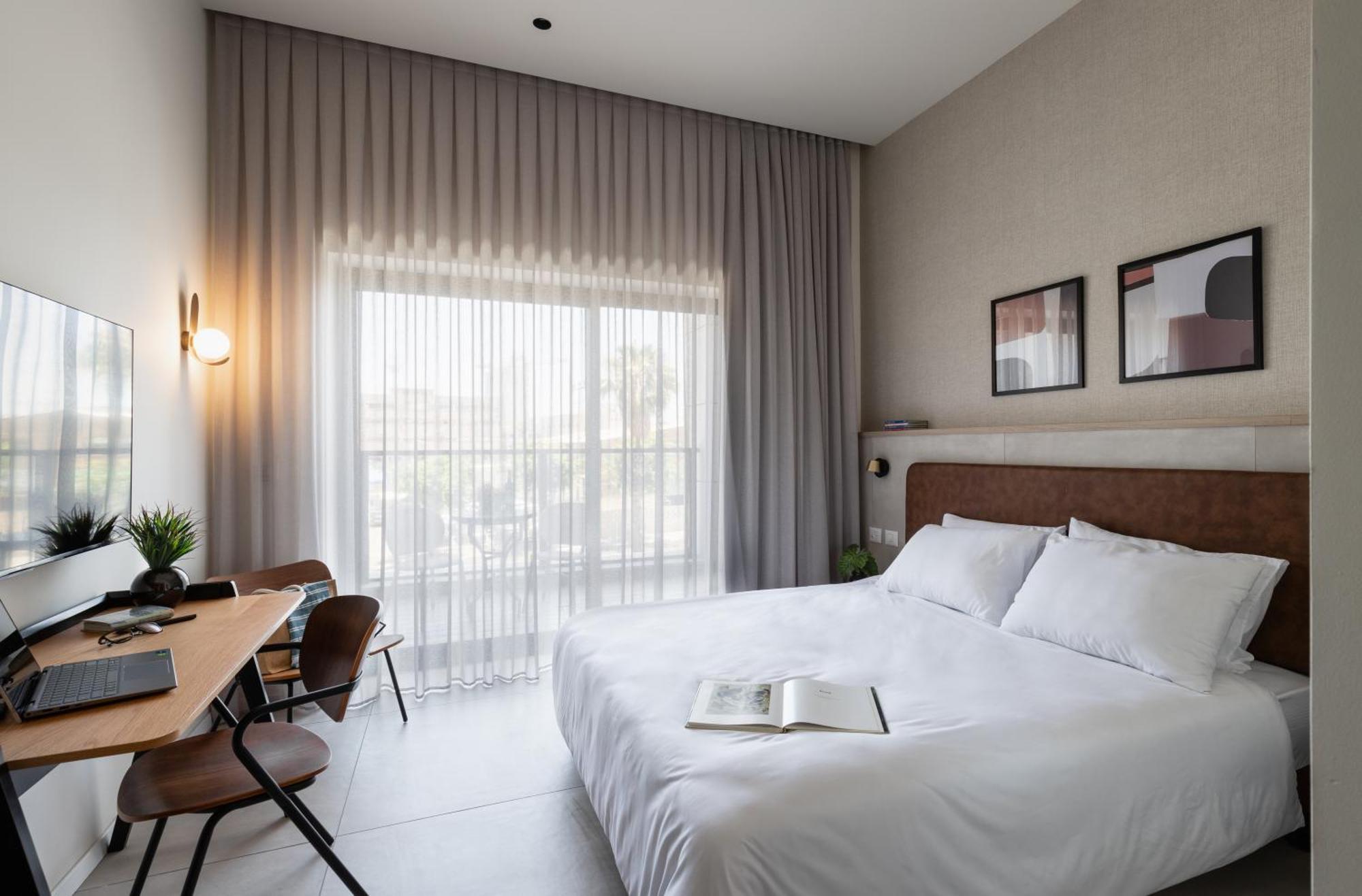 Tayo Studios & Apartments บัตยัม ภายนอก รูปภาพ